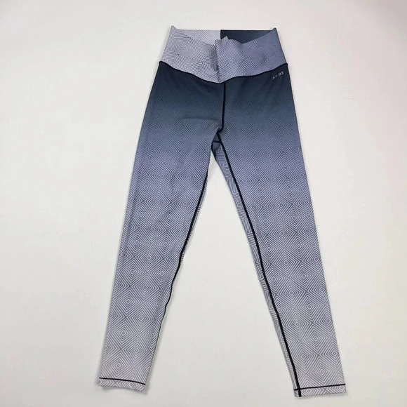 AR-33 Alpha High Waisted Ombre Leggings - Picture 2 of 10